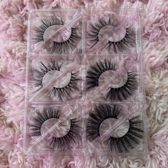 False Lashes - Picture 1 of 2